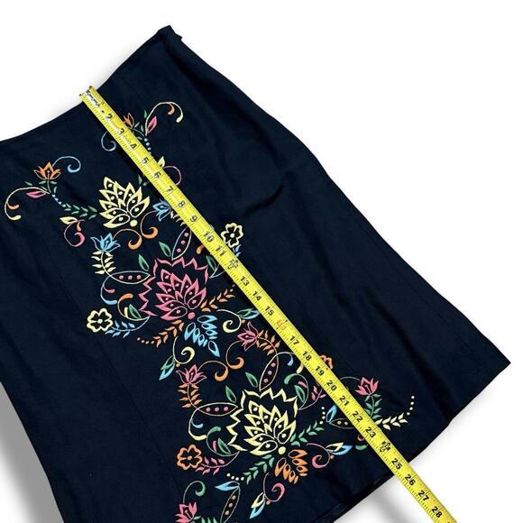 VTG Y2K Boho Embroidered Floral Harolds Skirt Size 8 Black Linen Blend Midi - Picture 8 of 10